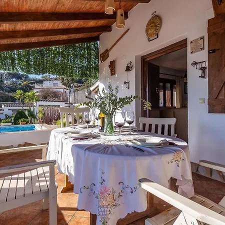 Cozy In With Swimming Pool Ferienhaus *