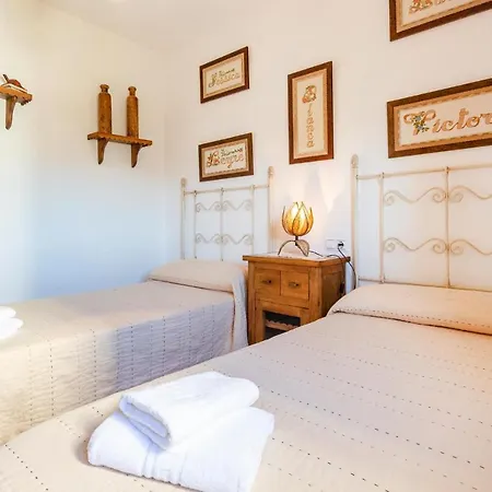 Cozy In With Swimming Pool Ferienhaus *